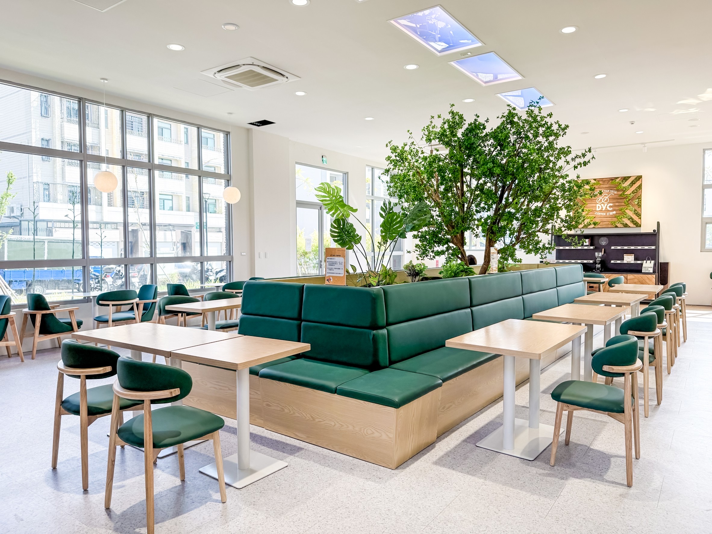 DYC 打咖啡 溪東圖書館門市