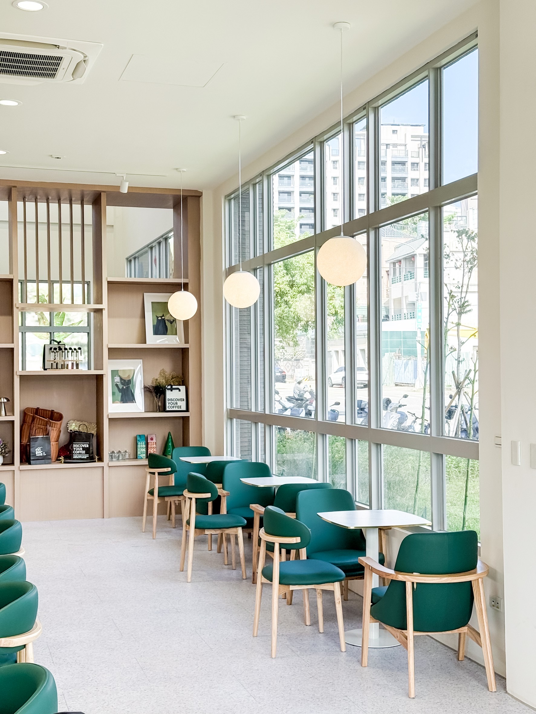 DYC 打咖啡 溪東圖書館門市